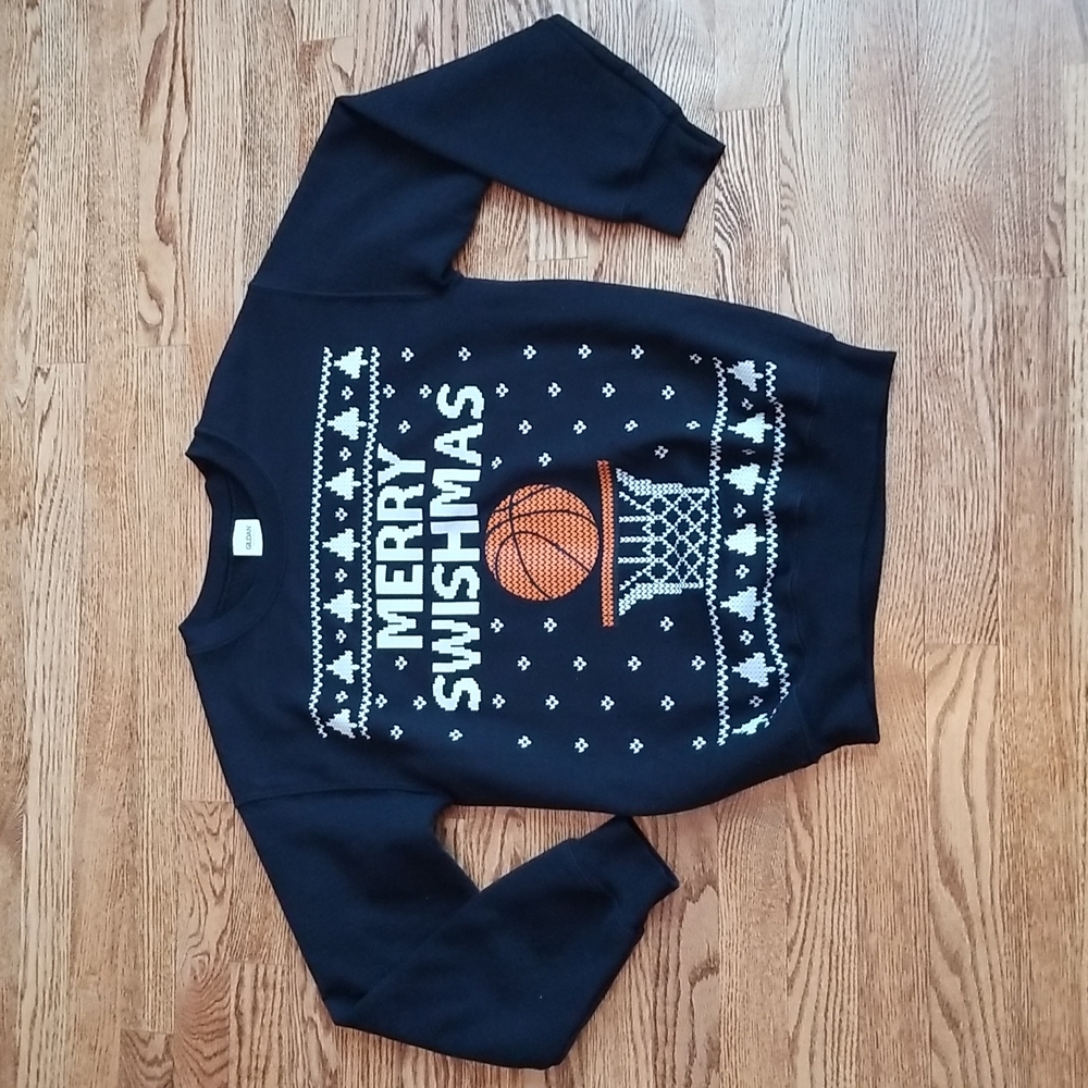 (S) Gildan Heavy Blend Crew Neck Pull Over Holiday-Basketball Themed Sweater